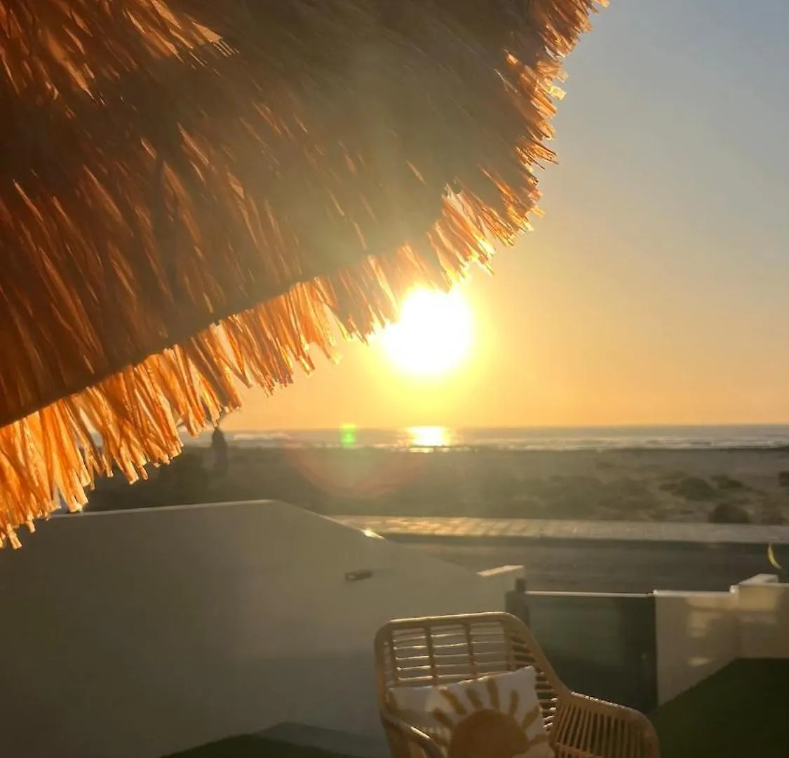 Amber Skies Seafront Retreat Cotillo 아파트